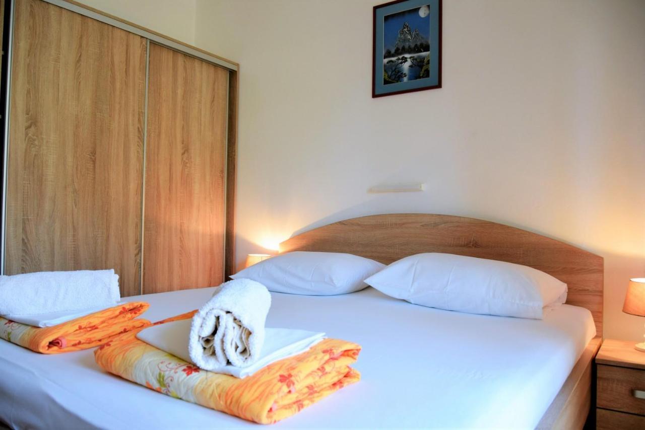Zoro Apartments Palit Exterior foto
